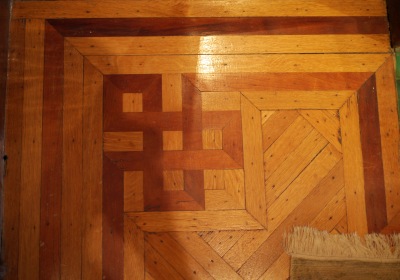 Click image for full-size image (2336 × 1656 pixels). Floor border: P020