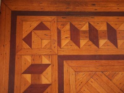 Click image for full-size image (2304 × 1752 pixels). Floor border: P030