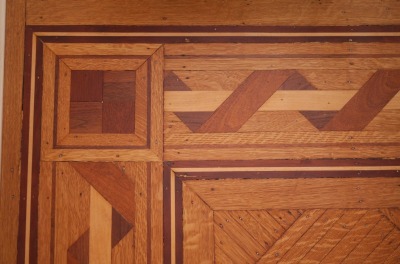 Click image for full-size image (2272 × 1752 pixels). Floor border: P040