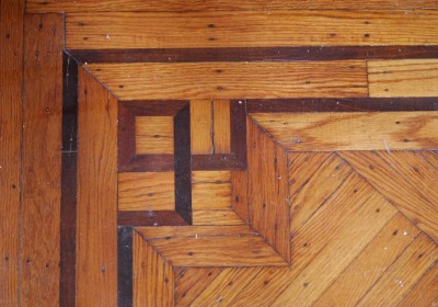 Click image for full-size image (2256 × 1696 pixels). Floor border: P046