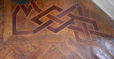 Click image for full-size image (2336 × 1592 pixels). Floor border: P100