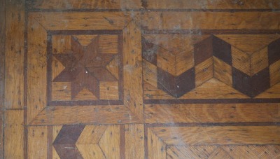 Click image for full-size image (2240 × 1712 pixels). Floor border: P102