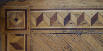 Click image for full-size image (2208 × 1648 pixels). Floor border: P106