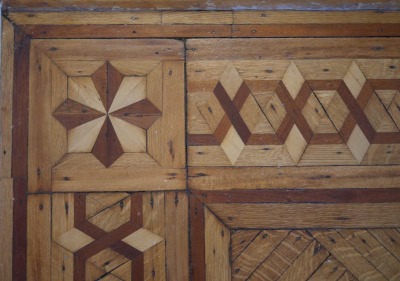 Click image for full-size image (2160 × 1752 pixels). Floor border: P109