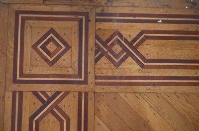 Click image for full-size image (2272 × 1680 pixels). Floor border: P122