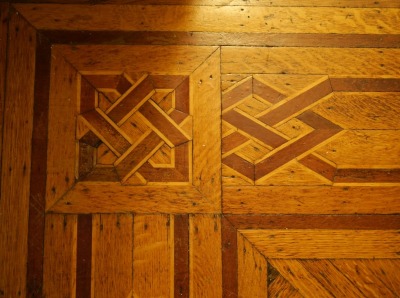 Click image for full-size image (2336 × 1752 pixels). Floor border: P129