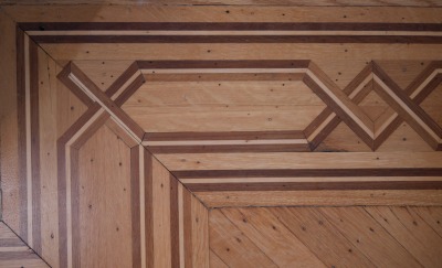 Click image for full-size image (2304 × 1736 pixels). Floor border: P161