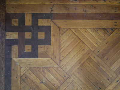 Click image for full-size image (2336 × 1752 pixels). Floor border: P179