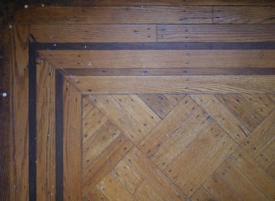 Click image for full-size image (2272 × 1648 pixels). Floor border: P185