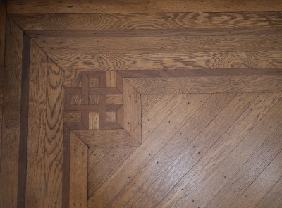 Click image for full-size image (2336 × 1720 pixels). Floor border: P199