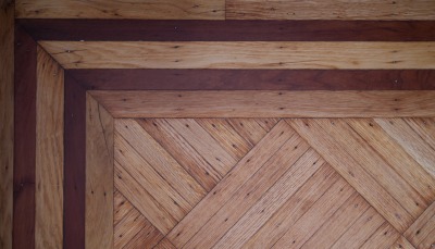 Click image for full-size image (2256 × 1712 pixels). Floor border: P218