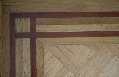 Click image for full-size image (2336 × 1752 pixels). Floor border: P221