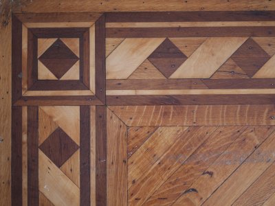 Click image for full-size image (2304 × 1728 pixels). Floor border: P235