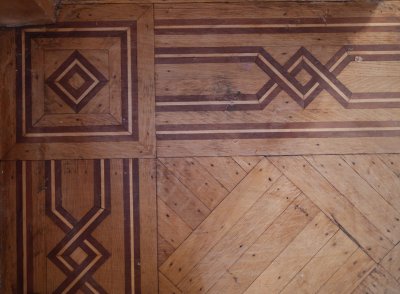 Click image for full-size image (2208 × 1624 pixels). Floor border: P267