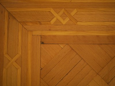 Click image for full-size image (2336 × 1752 pixels). Floor border: P284