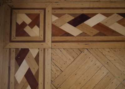 Click image for full-size image (2304 × 1752 pixels). Floor border: P292