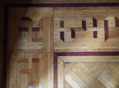 Click image for full-size image (2336 × 1752 pixels). Floor border: P295