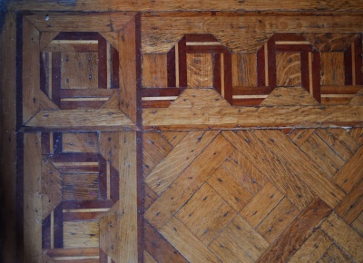 Click image for full-size image (2272 × 1648 pixels). Floor border: P302