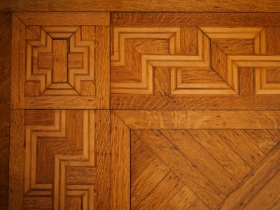Click image for full-size image (3712 × 2784 pixels). Floor border: P320