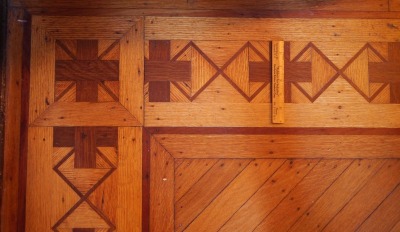 Click image for full-size image (2192 × 1632 pixels). Floor border: P047