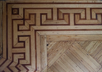 Floor border: P220